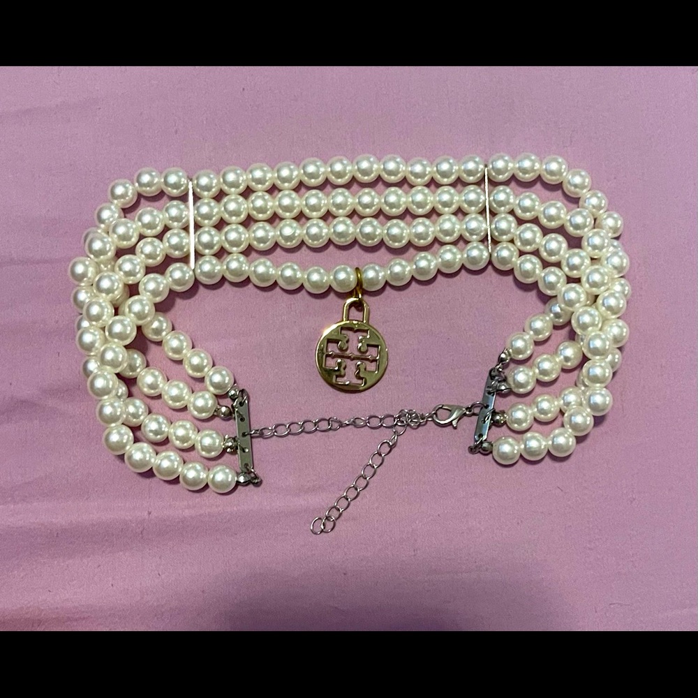 🔴💚🍃 TORY BURCH CHARM ON 4 STRAND PEARL CHOKER